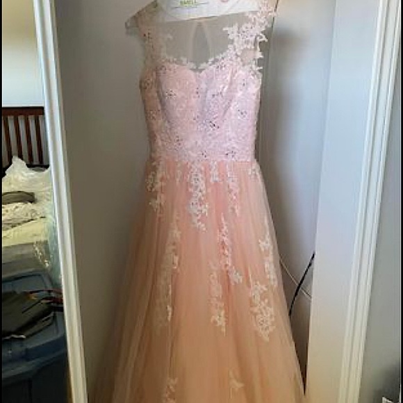 Blush pink dress. Size small. Worn once, dry cleaned - Picture 2 of 5